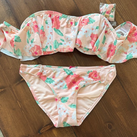Floral Ruffle Bikini Set - Picture 1 of 4